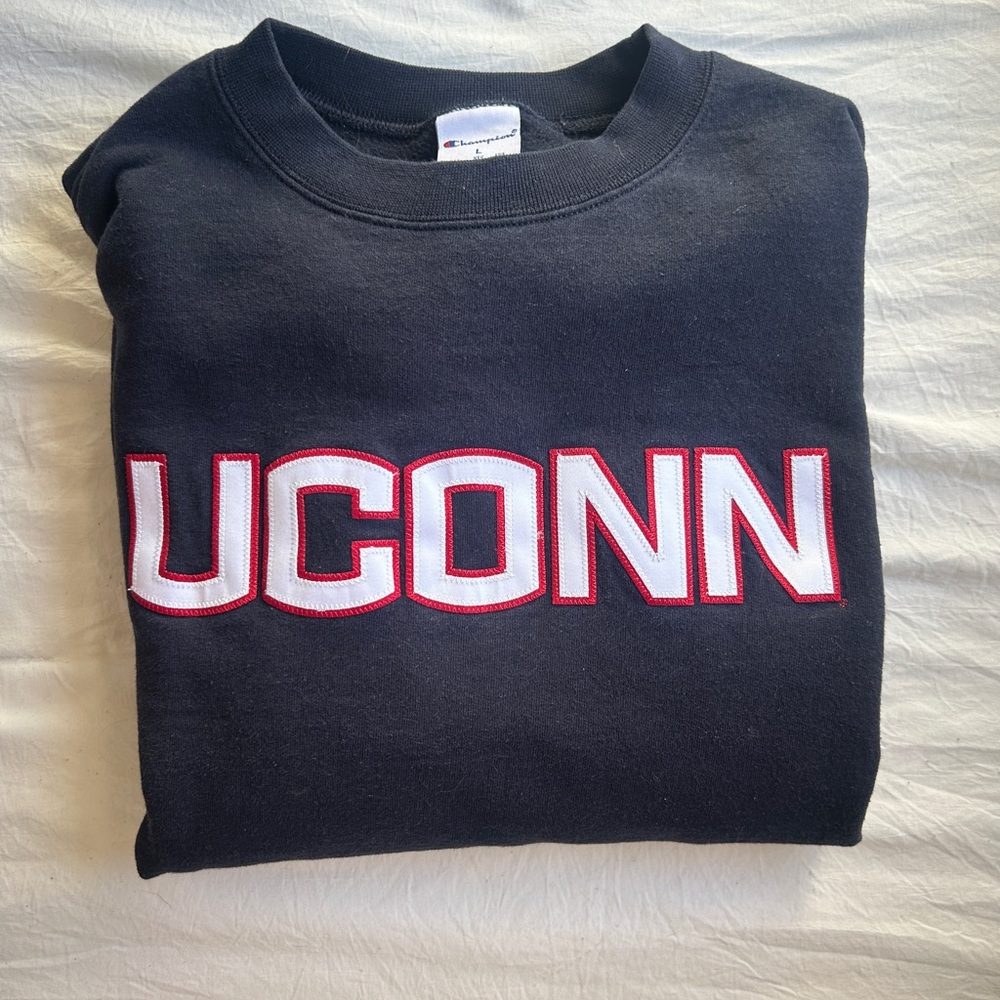 uconn champion crewneck